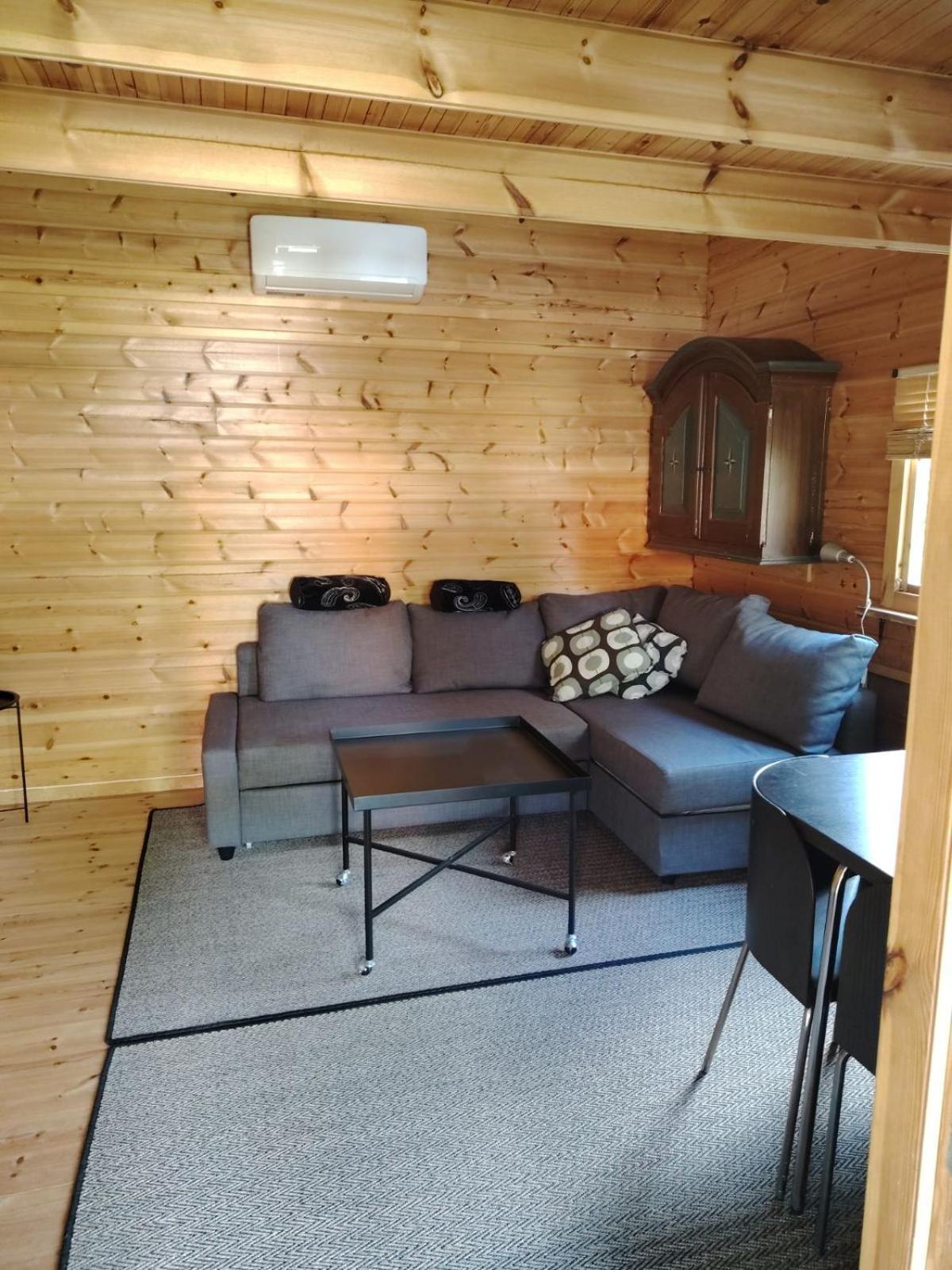 Vita Lilla Stugan I Vimmerby Exterior photo